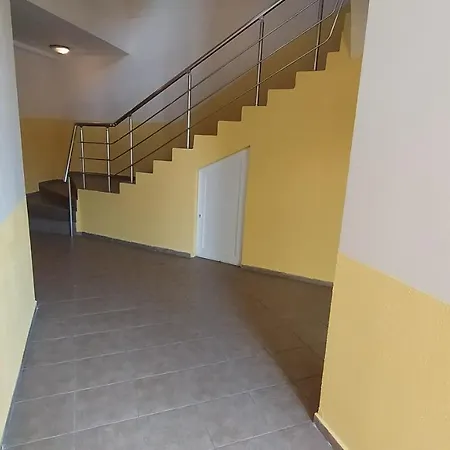 Sunny Sands Apartment *