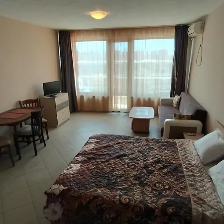 Sunny Sands 公寓 布尔加斯