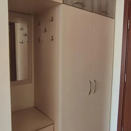 Sunny Sands Apartment *