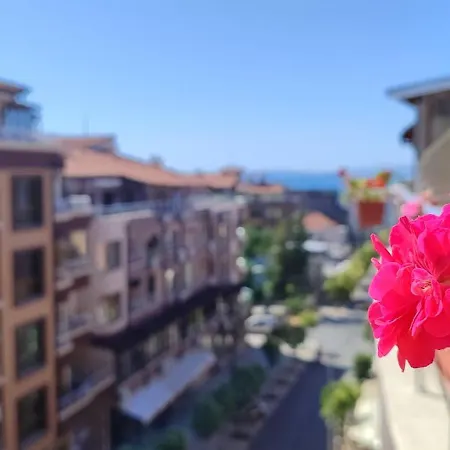 Sunny Sands Апартаменты