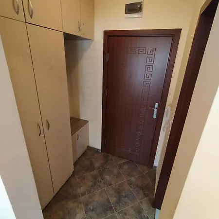 Sunny Sands 부르가스