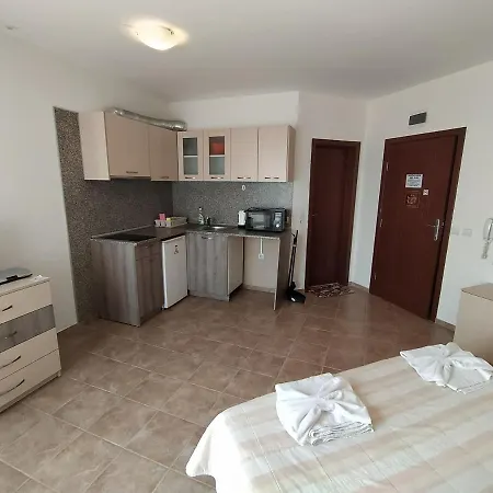 Sunny Sands Апартаменты *